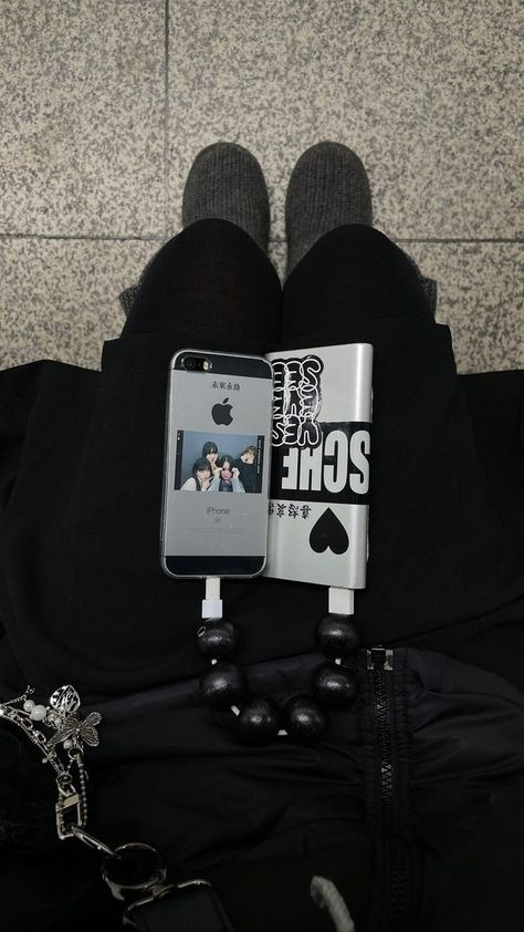 Hi Pics, Iphone 5s Black, Iphone Obsession, Image Swag, Apple Phone Case, Aesthetic Japan, Instagrammer, Character Aesthetic, White Aesthetic