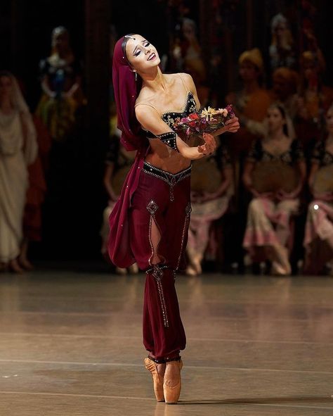 Arabian Nutcracker, Arabian Ballet, Maria Khoreva, Famous Ballets, Nutcracker Costumes, Arabian Princess, Dancer Lifestyle, Sales Girl, Ballet Beauty