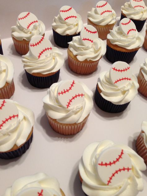 Baseball cupcakes - Simple vanilla cupcakes with buttercream frosting. Gumpaste baseballs drawn with edible marker. Cake Out Of Cupcakes, Baseball Cupcake Cakes, Baseball Desserts, Cupcakes Simple, Cupcakes With Buttercream Frosting, Baseball Cupcakes, Cupcakes With Buttercream, Buttercream Frosting For Cupcakes, Cupcakes Vanilla