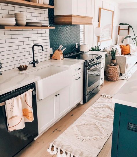 Bohemian Kitchen, Boho Kitchen, Dream House Decor, Dream Home Design, Home Fashion, Home Decor Kitchen, Dream Kitchen, House Inspiration, House Rooms