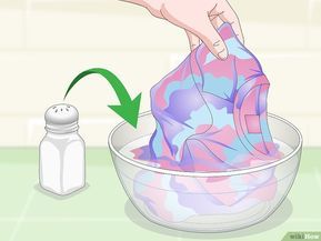 How to Tie Dye with Food Coloring (with Pictures) - wikiHow Tye Dye With Food Coloring, Diy Tie Dye Food Coloring, Tie Dye With Food Coloring, Food Coloring Tie Dye, Tie Dye Food, Gabby Party, Homemade Tie Dye, Tie Dye Shirts Patterns, Ty Dye