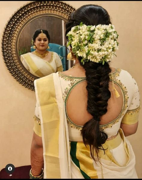 Hindu Bridal Hairstyles Kerala, Kerala Bride Hairstyles, South Indian Wedding Hairstyles, Reception Hairstyles, Bridal Hairstyle Indian Wedding, Hair Style On Saree, Indian Bride Makeup, Saree Hairstyles, Engagement Hairstyles