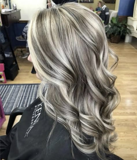 Hair Color Blonde With Lowlights, Blonde With Lowlights, Lowlights Highlights, Blonde Hair With Roots, Henna Hair, Hair Color Blonde, Ash Blonde Hair, Gray Hair Highlights, Pinterest Hair