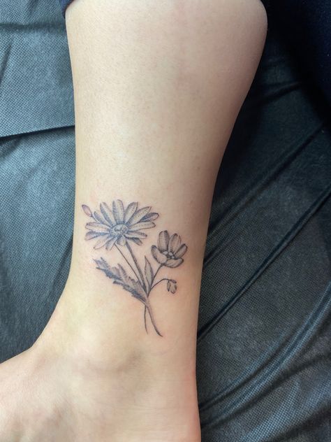 Daisy and Forget me not tattoo Daisy Line Tattoo, Forget Me Nots And Butterfly Tattoo, Forget Me Not Fine Line Tattoo, Fine Line Forget Me Not Tattoo, Small Forget Me Not Flowers Tatoos, Tattoo Forget-me-nots, Forget Me Not Flower Tattoo, Wild Rose Tattoo, Forget Me Not Tattoo