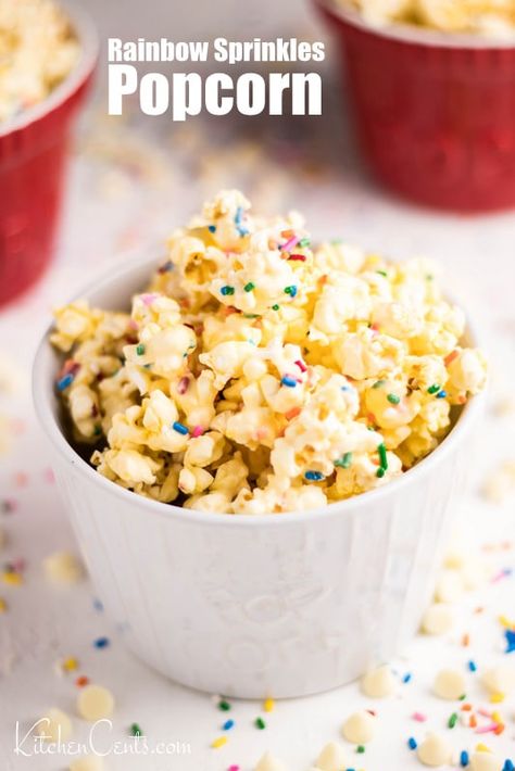 Fun Popcorn Recipes, Cake Batter Popcorn, Birthday Cake Batter, Birthday Cake Popcorn, Fun Popcorn, Funfetti Cake Mix, Bowl Party Food, White Cake Recipe, Popcorn Recipe