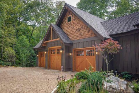 Log Garage Ideas, Log Cabin Garage Doors, Log Garage, Cabin Update, Rv Garages, Cabin Garage, Log Homes Exterior, Best Garage Doors, Garage Exterior