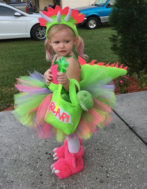 Lily’s triceratops dinosaur costume Dinosaur Birthday Party Costume, Woman Dinosaur Costume, Womens Dinosaur Costume, Pregnant Dinosaur Costume, Dinosaur Princess Costume, Diy Dinosaur Costume For Women, Diy Adult Dinosaur Costume, Diy Triceratops Costume, Dino Halloween Costumes