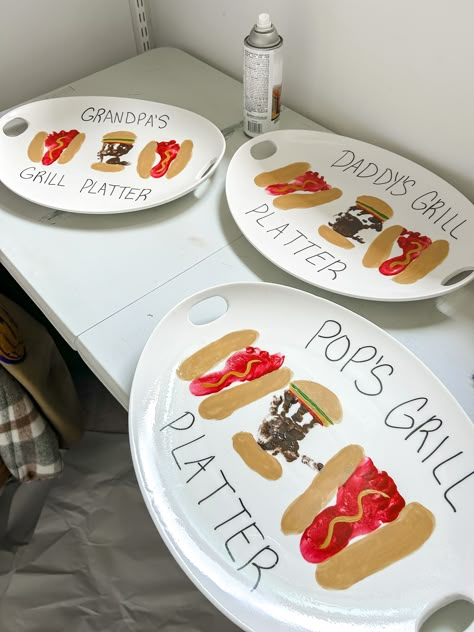 Father day gift to the granddads and dad Daddys Grill Platter, Father's Day Handprint Grill, Daddys Grill Plate Father's Day, Diy Bbq Plate For Dad, Dad Plates Father's Day, Kids Crafts Fathers Day, Father’s Day Ideas Craft, Papas Grilling Plate Diy, Daddys Grilling Plate Craft