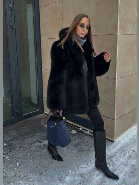 Black Faux Fur Coat Outfits, Black Fur Jacket Outfit, Faux Fur Black Coat, Fur Coat Outfits, Faux Fur Coats Outfit, Fur Jacket Outfit, Black Fur Jacket, Winter Jacket Outfits, Black Faux Fur Coat