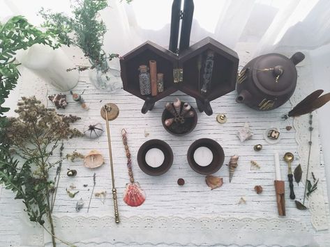 Freyja Altar [ Altar set ] Norse Freya Altar / Witchcraft-Witch-witch kit-Altar kit-witch altar-witchcraft kit-ritual-witch decor-home decor Freyja Altar, Norse Freya, Freya Altar, Spiritual Aesthetic Room, Witchcraft Kit, Bees Nest, Norse Goddess Of Love, Altar Witchcraft, Sacred Space Altar