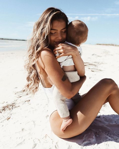 Baby Beach Pictures, Kelsey Floyd, Future Mommy, Moms Goals, Mommy Goals, First Trimester, Future Mom, Bear Hug, Beach Baby