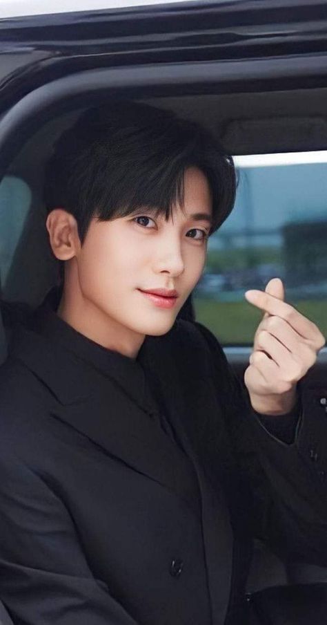 Park Hyungsik Cute, Park Hyungsik Strong Woman, Asian Men's Hairstyles, Park Hyung Shik, Korean Male Actors, Park Shin Hye, Kdrama Actors, Korean Celebrities, Asian Actors