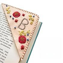 Book Mark Corner, Hand Embroidered Corner Bookmark, Embroidery Bookmarks, Bookmark Felt, Men Reading, Felt Bookmark, Corner Bookmark, Bookmarks For Books, Winter Books