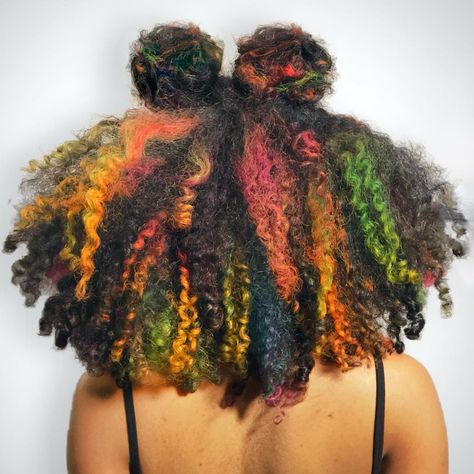 Rainbow dyed curly hair streaks Half Rainbow Hair, Curly Hair Streak Of Color, Multi Colored Natural Hair, Hair Dye Ideas Curly, Colorful Afro, Rainbow Streaks In Hair, Afro Dyed Hair, 4b Dyed Hair, Highlights Natural Hair