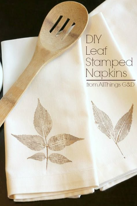 DIY Leaf Stamped Napkins - All Things G&D Diy Leaf, Bat Craft, Paper Bat, Diy Leaves, Cloth Napkin, Wooden Spoon, Fun Craft, Fall Diy, Fall Holidays