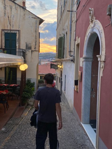 #aesthetic #susnet #goldenhour #boyfriend #italy #vacation #retro #aesthetictumblr Italian Husband Aesthetic, Italian Love Aesthetic, Italian Boyfriend Aesthetic, 2025 Boyfriend, Italy With Boyfriend, Italy Boyfriend, Italian Boyfriend, Italian Love, Italy Love