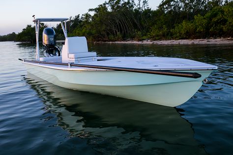 The New Zero18 Technical Poling Skiff from Deadrise Custom Boats Hobie Tandem Island, Bass Boat Ideas, Micro Skiff, Skiff Boat, Flats Boats, Shallow Water Boats, Saltwater Boats, Offshore Boats, Small Fishing Boats