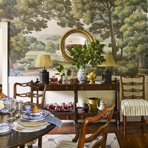 Heather Chadduck, Houses In America, House Beautiful Magazine, Rustic Dining Room, Colonial Williamsburg, Historic Home, Living Room Coffee Table, Rustic Dining, Interior Design Firms