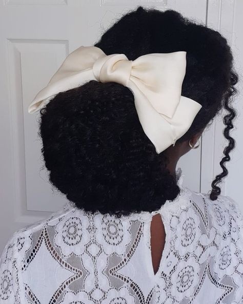 Elegant Black Women, Feminine Hairstyles, Dorothy Dandridge, Type 4 Hair, Pelo Afro, Braid Out, 4c Hairstyles, Dream Hair, Afro Hairstyles