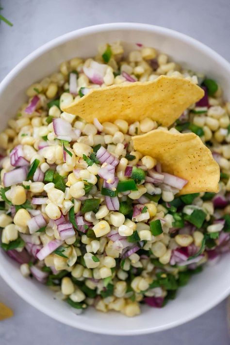 Roasted Chili Corn Salsa Salsas Recipes, Corn Salsa Chipotle, Roasted Chili Corn Salsa, Chili Corn Salsa, Chipotle Recipe, Chipotle Corn Salsa, Chipotle Copycat, Chipotle Recipes, Corn Salsa Recipe