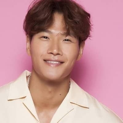 Kim Jong-kook is a singer,and actor who rose to worldwide prominence after performing on the variety show 'Running Man.' Running Man Cast, Kim Jong Kook, Great Comebacks, Singing Career, Mnet Asian Music Awards, Music Composition, Music Business, Running Man, Reality Television