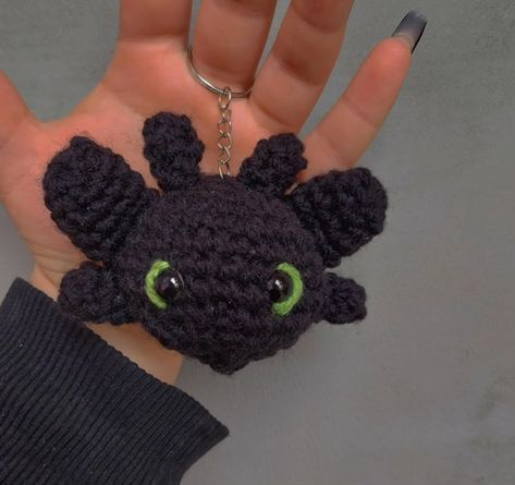 Crochet Toothless, Dragon Keychain, Keychain Crochet, Train Your Dragon, Crochet Keychain, Toothless, How To Train, How To Train Your Dragon, How To Train Your