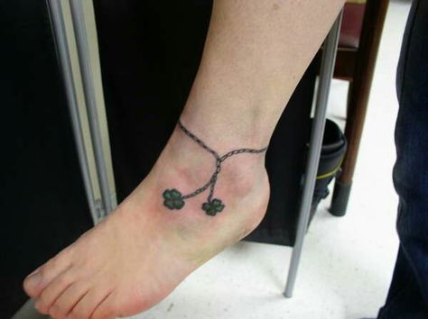 Anklet clover Anklet Tattoo, Ankle Tattoo Designs, Tattoo Concepts, Ankle Tattoos, Anklet Tattoos, 3 Tattoo, Tattoo Bracelet, Best Friend Tattoos, Tattoos Designs