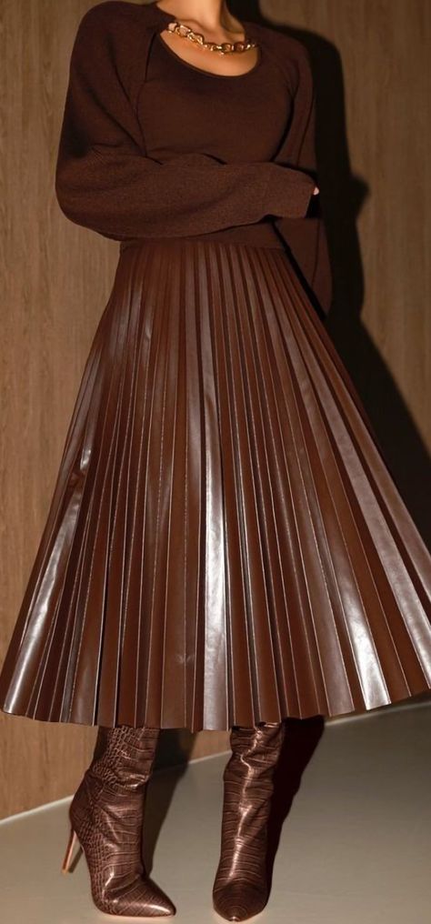 Dress Leather Outfit, Long Leather Pleated Skirt, Brown Leather Pleated Skirt, Brown Leather Pleated Skirt Outfit, Brown Pleated Skirt Outfit Winter, Flared Leather Skirt Outfit, Brown Sequin Skirt Outfit, Styling A Pleated Skirt, Faux Leather Pleated Skirt Outfit