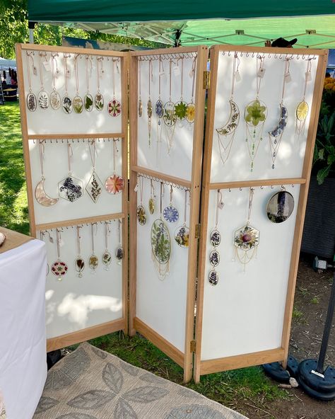 Saturdays at the Downtown Growers Market 🥰 I always love it here! @downtowngrowers Easy Jewelry Display, Jewelry Exhibition Display Ideas, Jewelry Display Ideas Craft Show, Earrings Display Ideas, Market Jewelry Display, Diy Market Display, Jewelry Vendor Booth, Jewelry Market Displays, Booth Ideas Vendor