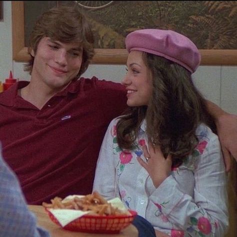 Jackie And Kelso, Jackie Burkhart Outfits, Jackie That 70s Show, Mila Kunis And Ashton Kutcher, Michael Kelso, 70 Show, 70s Show, Ashton Kutcher, That 70s Show