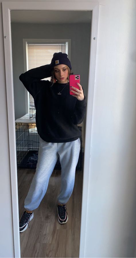 Shein Joggers, Carhart Hat, Calvin Klein Sweater, Black Calvin Klein, Sweater Grey, Platform Sneakers, Calvin Klein, Tommy Hilfiger, Mirror Selfie