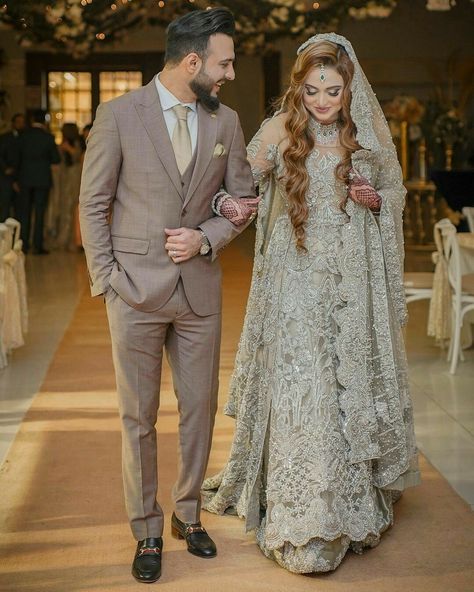 Walima Party Wear, Walima Couple, Walima Dresses Pakistani Brides, Walima Dresses Pakistani, Walima Brides, Wedding Matching Outfits, Bridle Dress, Nikah Outfit, Me And My Husband