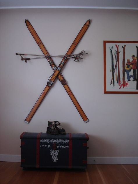 Bought a pair of vintage ski's that will soon be hung on the wall! Vintage Skis On Wall, Old Skis Decor, Ski Chalet Decor, Ski Wall Decor, Décor Ski, Ski Cabin Decor, Antique Skis, Ski House Decor, Vintage Skis