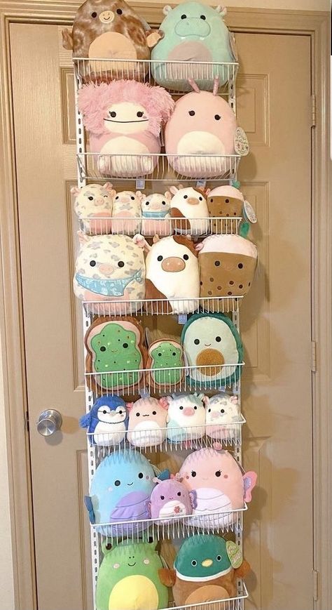 Where To Put Your Squishmallows In Your Room, Storage For Squishmallows, Squishmallows Room Decor, Diy Squishmallow Storage, Ways To Store Squishmallows, Squishmallow Net Aesthetic, Squishmellow Organization, Squishmallows Organization, Squishville Display