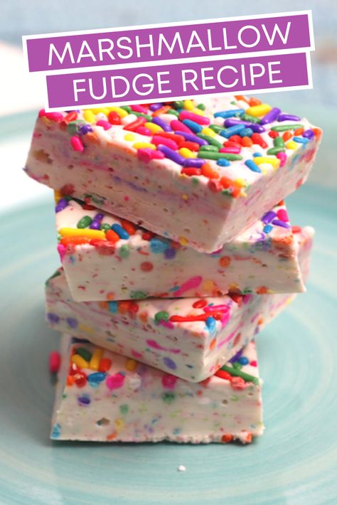 Marshmallow Dessert Recipes, Marshmallow Fudge Recipe, Rainbow Baking, Marshmallow Fudge, Marshmallow Desserts, Rainbow Desserts, Homemade Fudge Recipes, Homemade Marshmallow, Homemade Candy