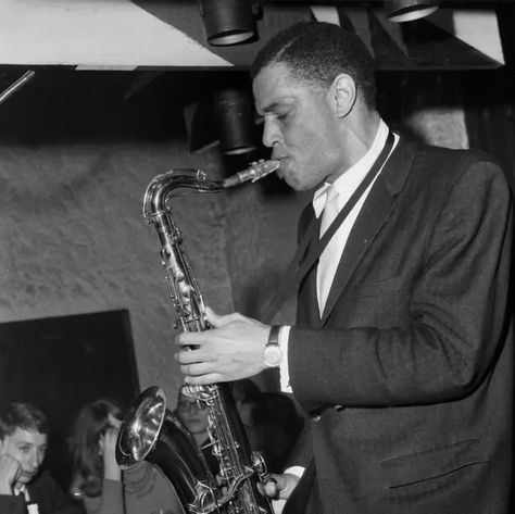 Dexter Gordon, Jazz Lounge, 20th Century Music, Saxophones, Jazz Artists, Jazz Club, All That Jazz, Jazz Musicians, Wasp