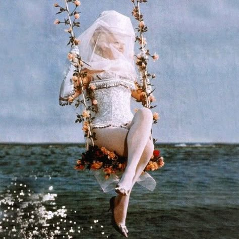 Juliet of the Spirits (Federico Fellini, 1965) Juliet Of The Spirits, Federico Fellini, Best Costume Design, Vivian Maier, Film Inspiration, Alphonse Mucha, Pics Art, Film Stills, Costume Design