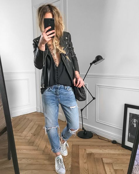 1714726c817af50457d810aae9d27a2edesc34870269ri Cool Girl Style, Stylish Jumpsuit, Street Style Trends, Outfit Trends, Athleisure Fashion, Plaid Fashion, Comfy Fashion, Mode Inspo, Tomboy Fashion