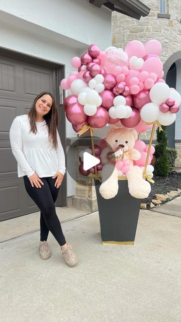 Balloons | Balloons Sorpresas on Instagram: "This is how we created the hot air balloon basket🎈
I couldn’t find a tall basket like I wanted, so I made it with foamboard.
Leave a message for recommendations 👇🏼 I’m all ears 🫶🏼

#hotairballoon #globoaerostatico #welcomebabygirl #momofgirls🎀🎀 #houstontx #sugarlandtx" Hot Air Balloon Basket, Flower Arches, Balloon Basket, Tall Basket, Balloon Flowers, Hot Air Balloons, Air Balloons, I Made It, Foam Board