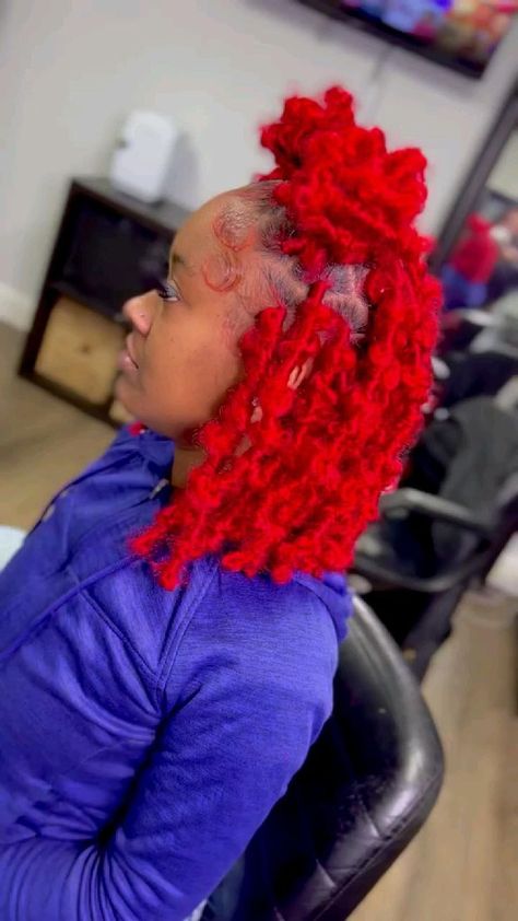 Butterfly Locs Braids, Dreads Black Women, Weave Bob Hairstyles, Weave Bob, Short Box Braids Hairstyles, Short Red Hair, Butterfly Locs, Protective Hairstyles For Natural Hair, Quick Natural Hair Styles