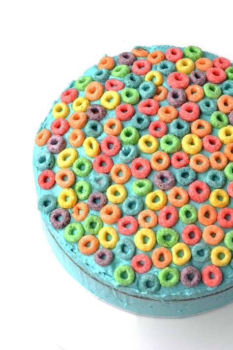 All your childhood dreams will come true with this gorgeous Froot Loop Cereal Milk Cake! Soft buttery cake made with cereal milk, topped with creamy frosting and lots of Froot Loops! Recipe from sweetestmenu.com #frootloops #cereal #frosting #cake #birthday #kidsparty Cereal Milk Cake, Cereal Cup, Froot Loop, Frosting Cake, Creamy Frosting, Dreams Will Come True, Cereal Milk, Childhood Dreams, Milk Cake