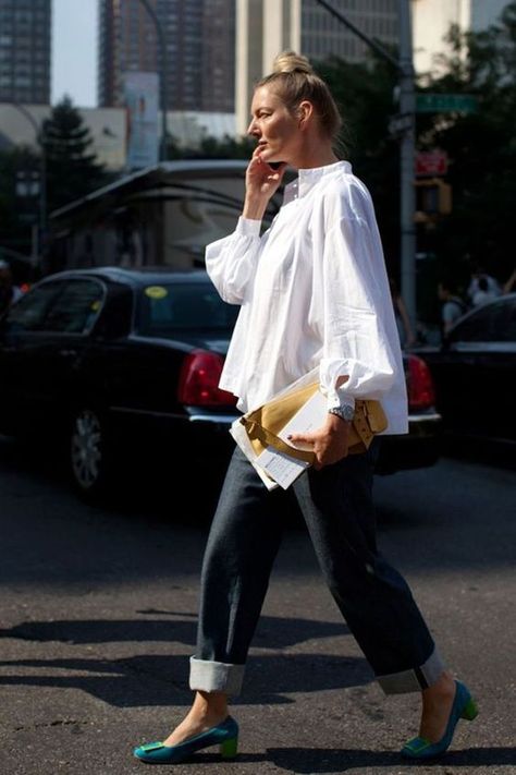 Mode Monochrome, The Sartorialist, Oversized White Shirt, Jeans Trend, White Shirt Outfits, Looks Jeans, Looks Street Style, 가을 패션, White Shirts