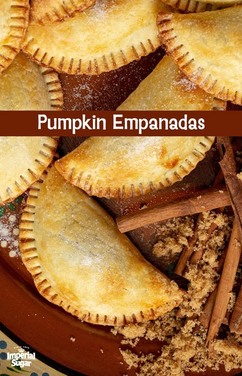 Pumpkin Empanadas Recipe, Sweet Empanadas Recipe, Easy Empanadas Recipe, Pumpkin Empanadas, Empanada Dough, Mexican Sweets, Pumpkin Filling, Empanadas Dough, Mexican Sweet Breads