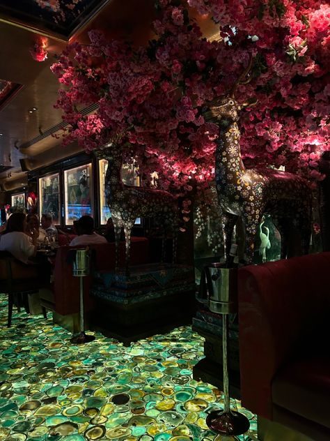 the ivy asain mayfair The Ivy Restaurant Interiors, Mayfair Restaurant, The Ivy Restaurant, Ivy Restaurant, Dark Luxury, Vision 2024, Martini Bar, Clubbing Aesthetic, The Ivy