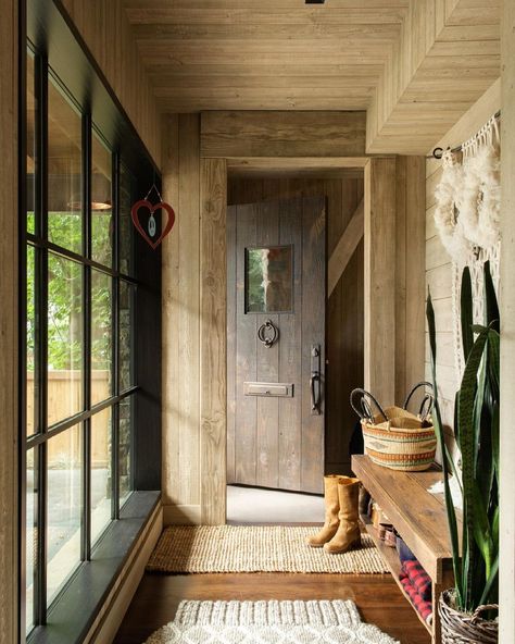 Mountain Living Magazine, Caroline Ford, Rustic Entry, Family Farmhouse, Entry Mudroom, Ford Sierra, Mountain Living, Modern Mountain, Hall Design