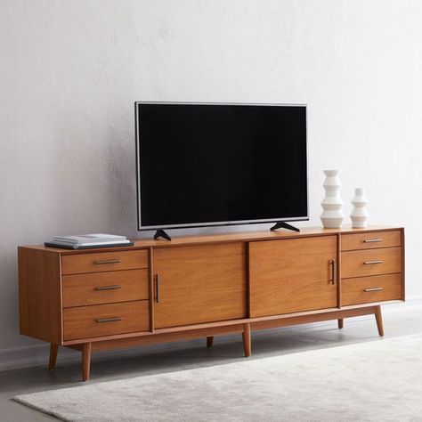 30 of the best retro television and media units - Retro to Go Mid Century Media Console, Mid Century Console, 60s Furniture, Modern Media Console, Room Bohemian, Media Consoles, Oversized Furniture, Decor Ikea, Interior Minimalista