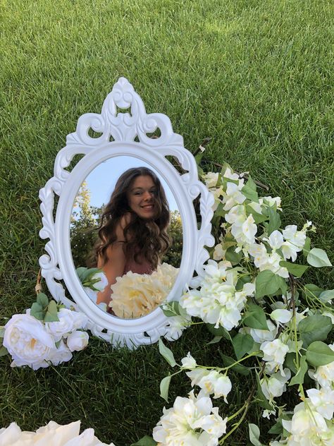 15s Pictures Ideas, Sweet 16 Picture Ideas Photoshoot, Sweet 16 Photoshoot Ideas Outdoors, Sweet 16 Photoshoot Ideas, Quince Poses, Quince Pics, Quince Picture Ideas, Quinceañera Photoshoot, Quinceañera Photoshoot Ideas