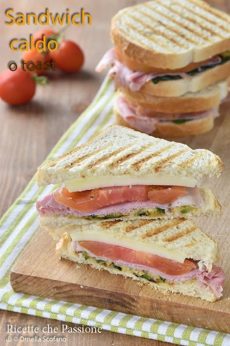 Come preparare ottimi toast o Sandwich in pochi minuti ,tante idee per farcirli, caldo o freddo, è sempre uno spuntino apprezzato, in qualsiasi momento della giornata!!! Panini Sandwich, Bagel Sandwich, College Meals, Club Sandwich, Meatloaf Recipes, Savoury Food, Finger Foods, Good Eats, Italian Recipes