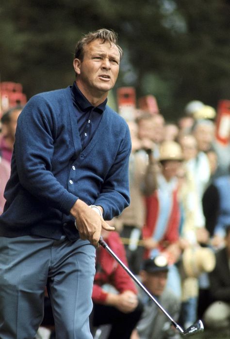 The Most Stylish Athletes of the 1960s and 70s – MANNER Neil Leifer, Manchester United Legends, Golf Inspiration, Golf Stuff, Golf Style, George Best, Classic Golf, Arnold Palmer, Vintage Golf