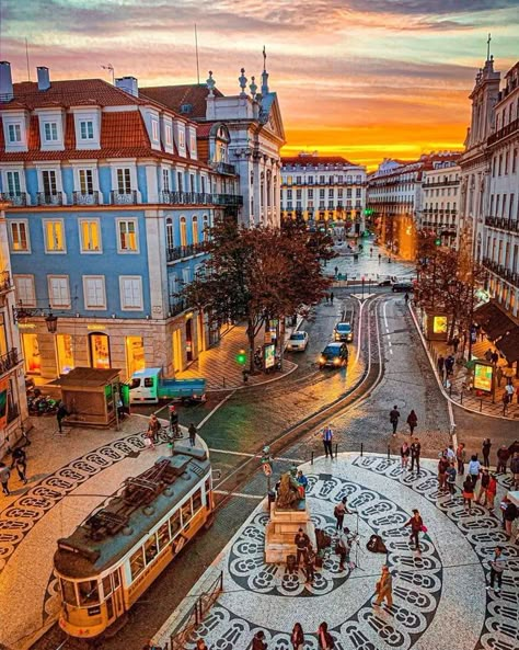 Lisboa, Portugal. Best Travel Insurance, Portugal Vacation, Lisbon Travel, Portuguese Culture, Visit Portugal, Voyage Europe, Dream Travel Destinations, Portugal Travel, Spain And Portugal